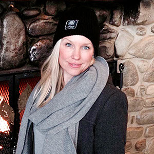 Look great on the ski slopes and après by the fire in snöVana!